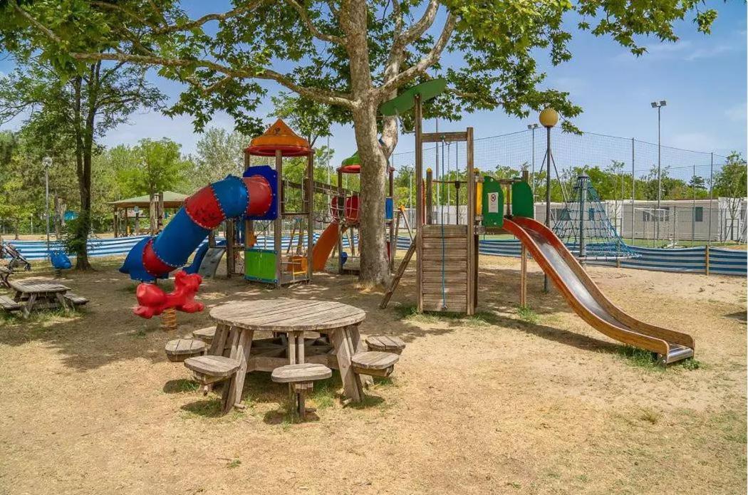 Vacanceselect Mobil homes - Camping Pineta sul mare camping village Cesenatico Esterno foto
